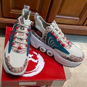 🆕 Roller Skate Shoes for Women - Skates Shoes That Turn into Rollerskates